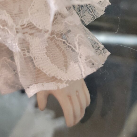 Vintage 1977 Albert E. Price Porcelain Bride Doll - Picture 5 of 8